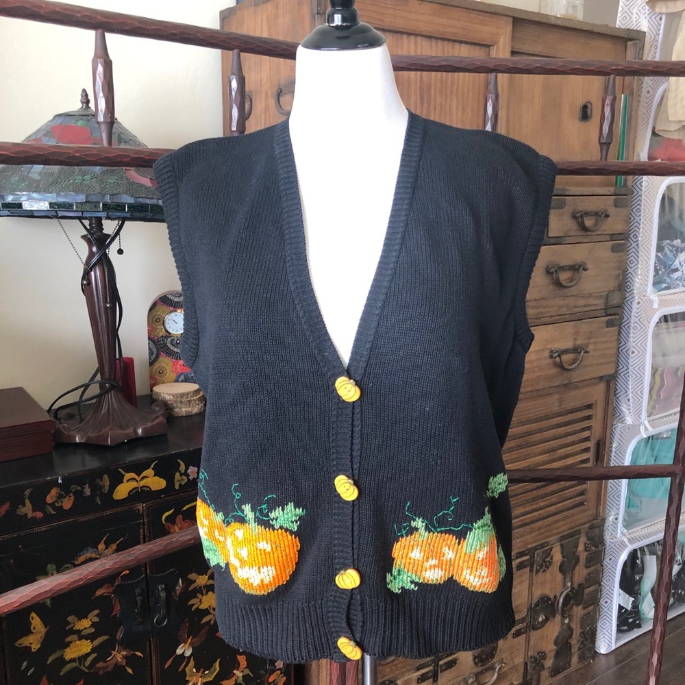 KEREN Hand Embroidered Vest 🎃